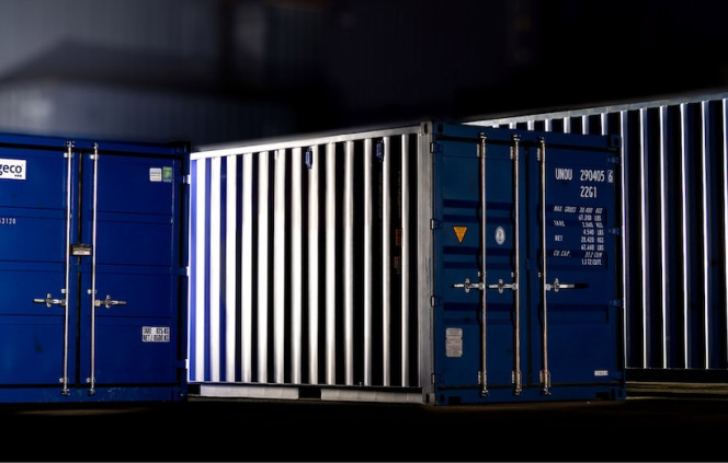 Container